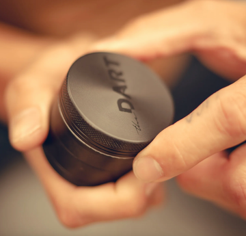 how to grind cannabis - weed grinder